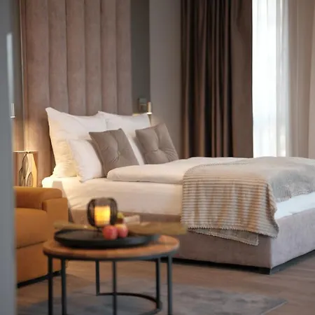 The - & House 4*
