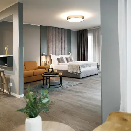 The - & House Aparthotel