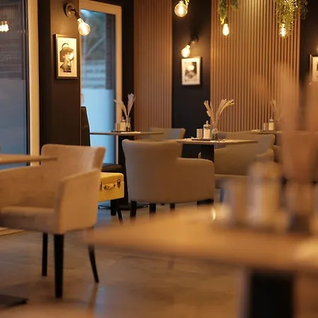 公寓式酒店 The - & House 4*