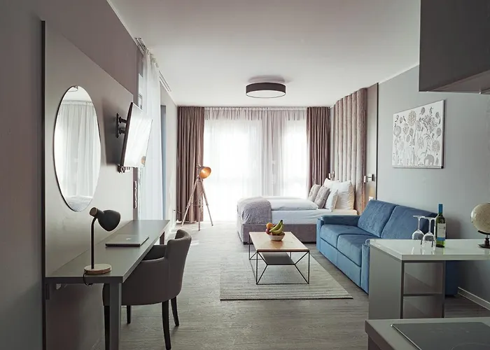 The - & House פרנקפורט