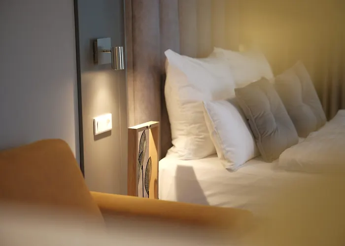 The - & House פרנקפורט