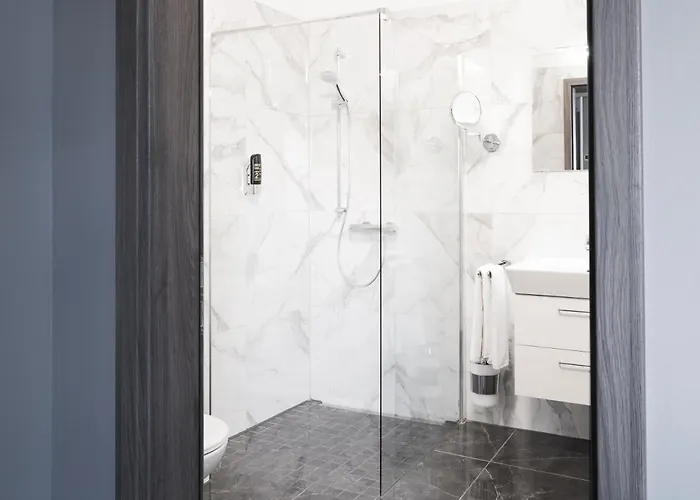 The - & House Appart hôtel 4*