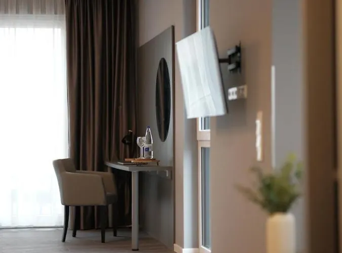 Aparthotel The - & House