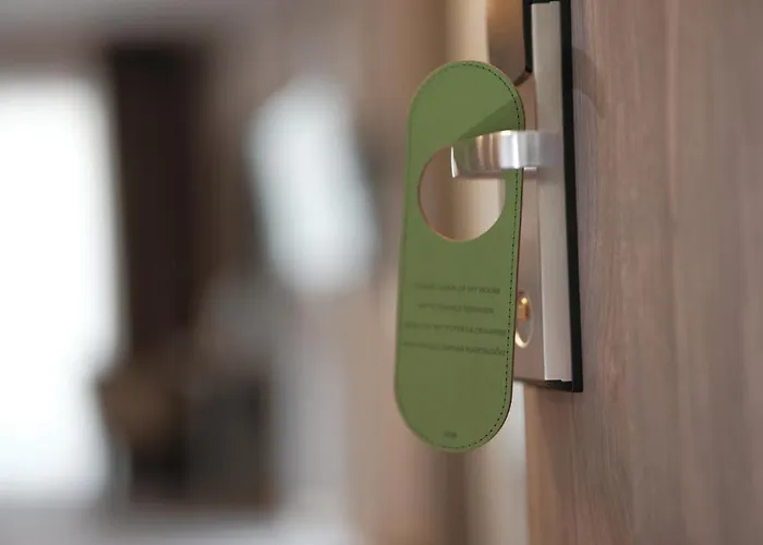 The - & House Aparthotel