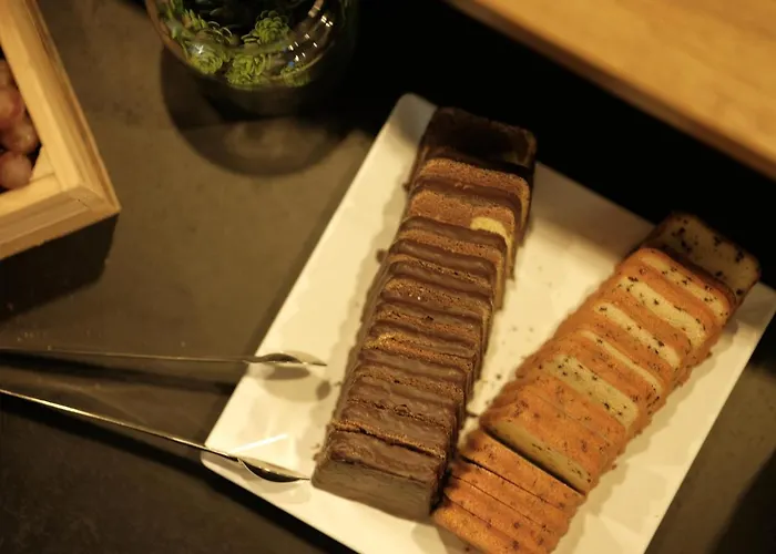 The - & House فرانكفورت