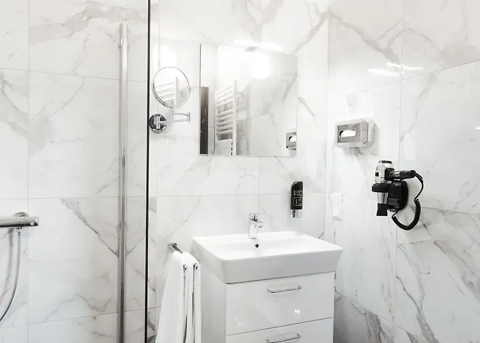 The - & House Apartahotel 4*