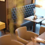 Lägenhetshotell The - & House 4*