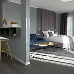 Ξενοδοχείο με διαμερίσματα The - & House