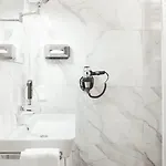 The - & House 4* Φραγκφούρτη