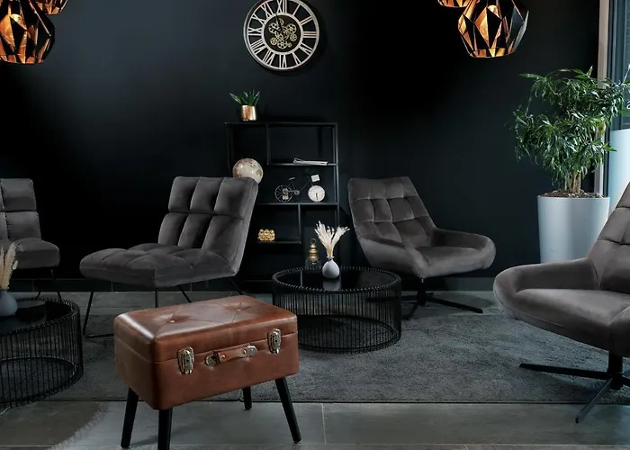 The - & House Hotel apartamentowy